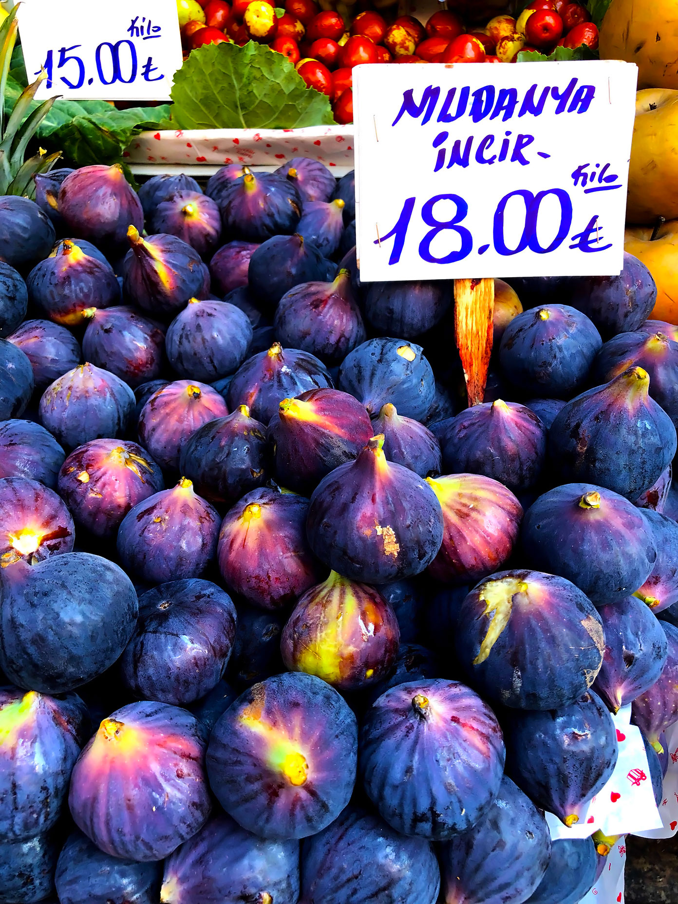 Fresh figs in Istanbul